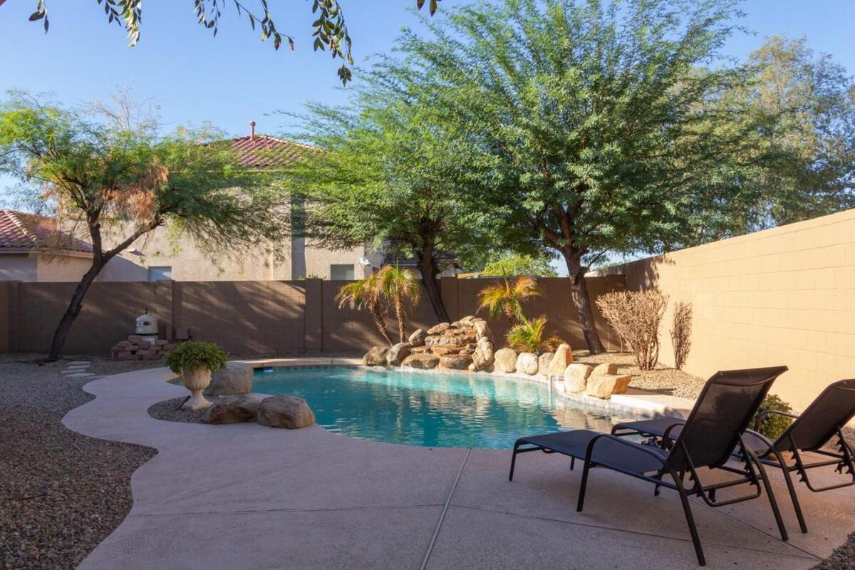 5 Min From State Farm, Family-Friendly Home With Pool Peoria Exterior photo